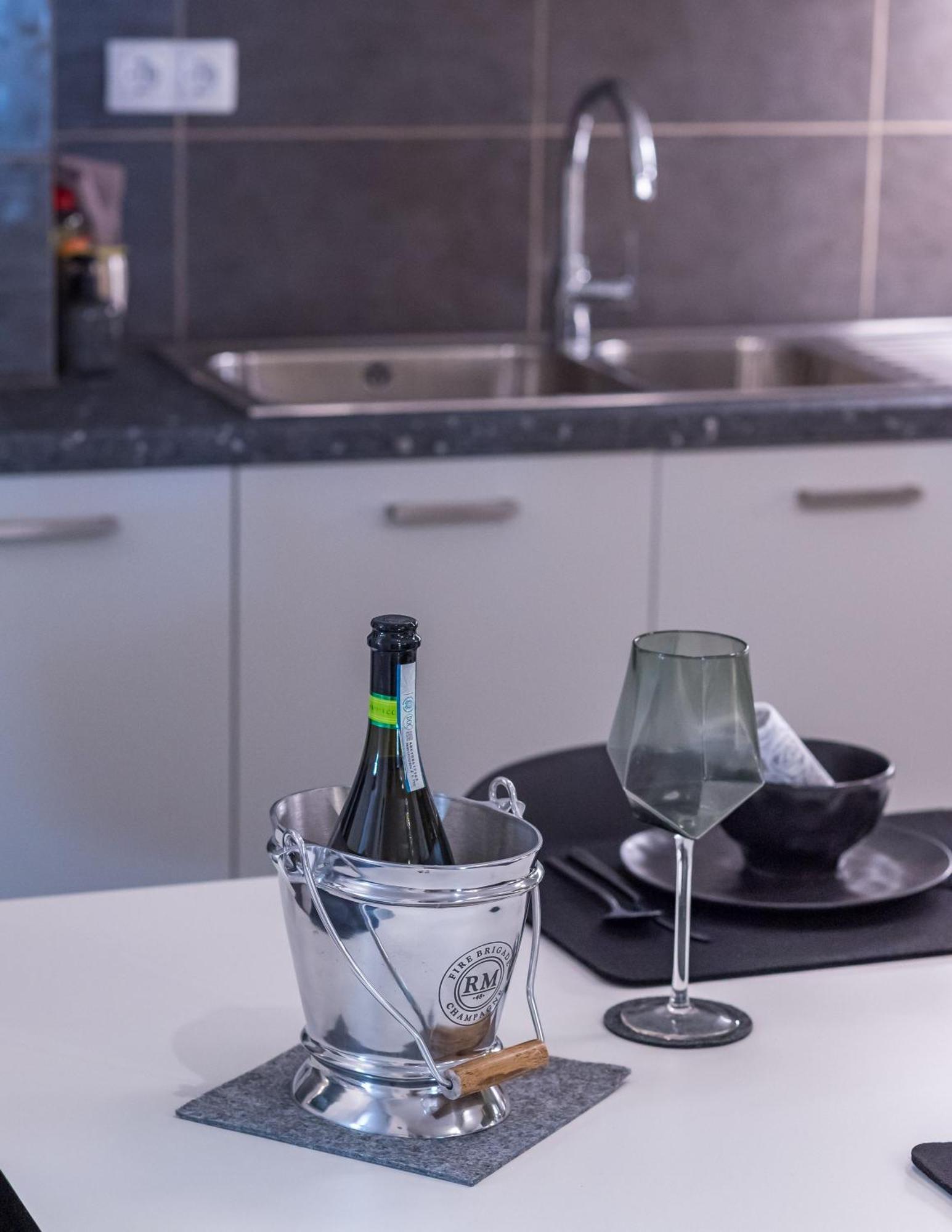 Glyfada'S Cosy Apartments アテネ エクステリア 写真